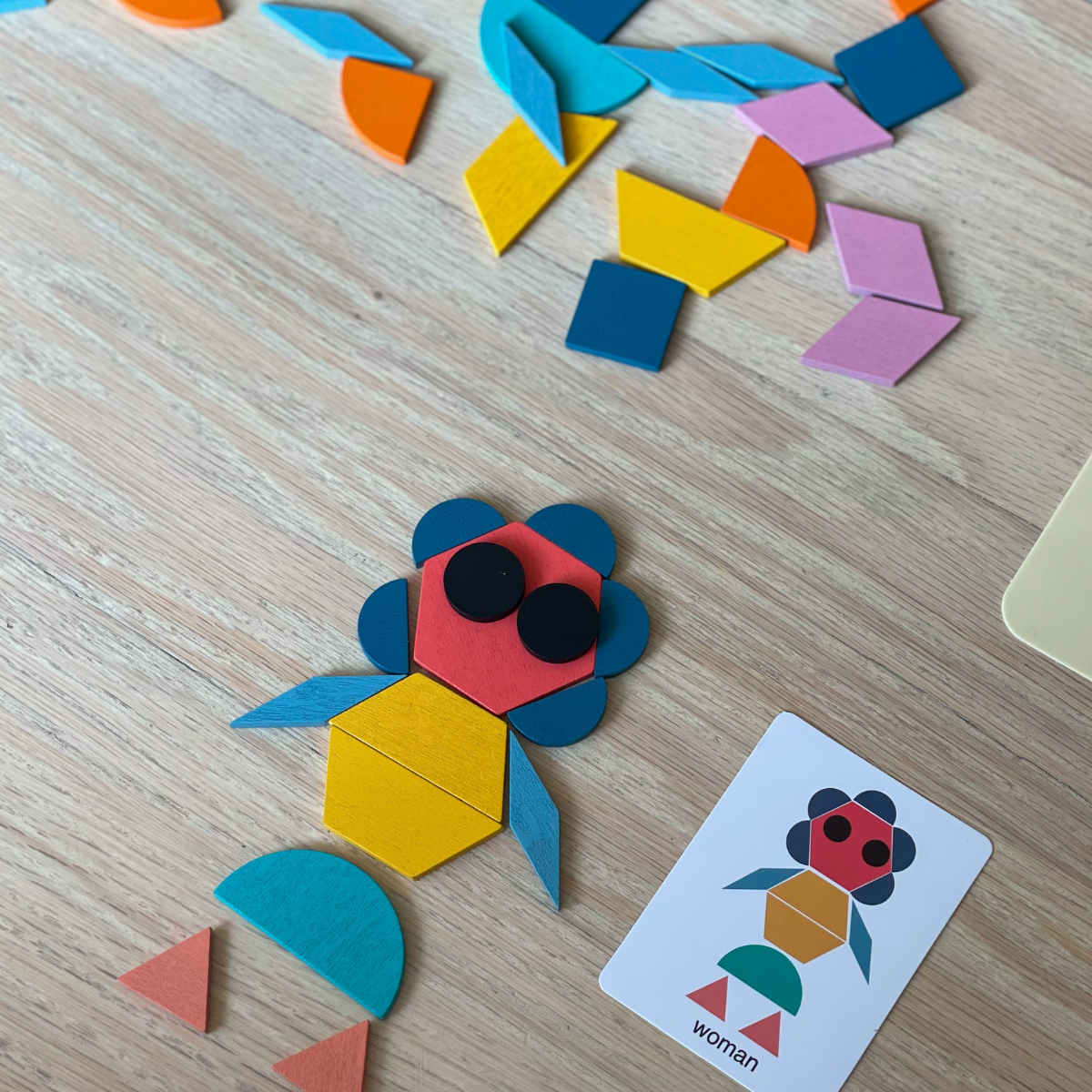 Creatieve Geometrische Vormenpuzzel – Ontwikkel de Creativiteit